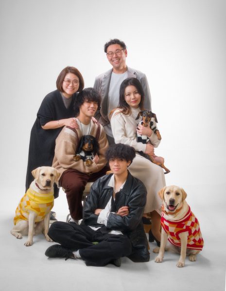 <img src=”https://www.studio-genyo.com/cwp/wp-content/uploads/2023/04/DSCF1062-f6.jpg” alt=”ペットも一緒に家族写真“>　